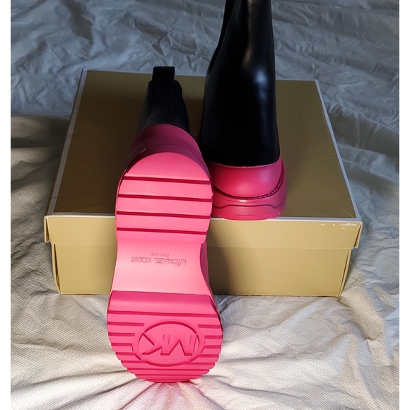 MICHAEL Michael Kors Dupree Leather Chelsea Boot Women's US Size 9.5 Black/Pink - Picture 10 of 13